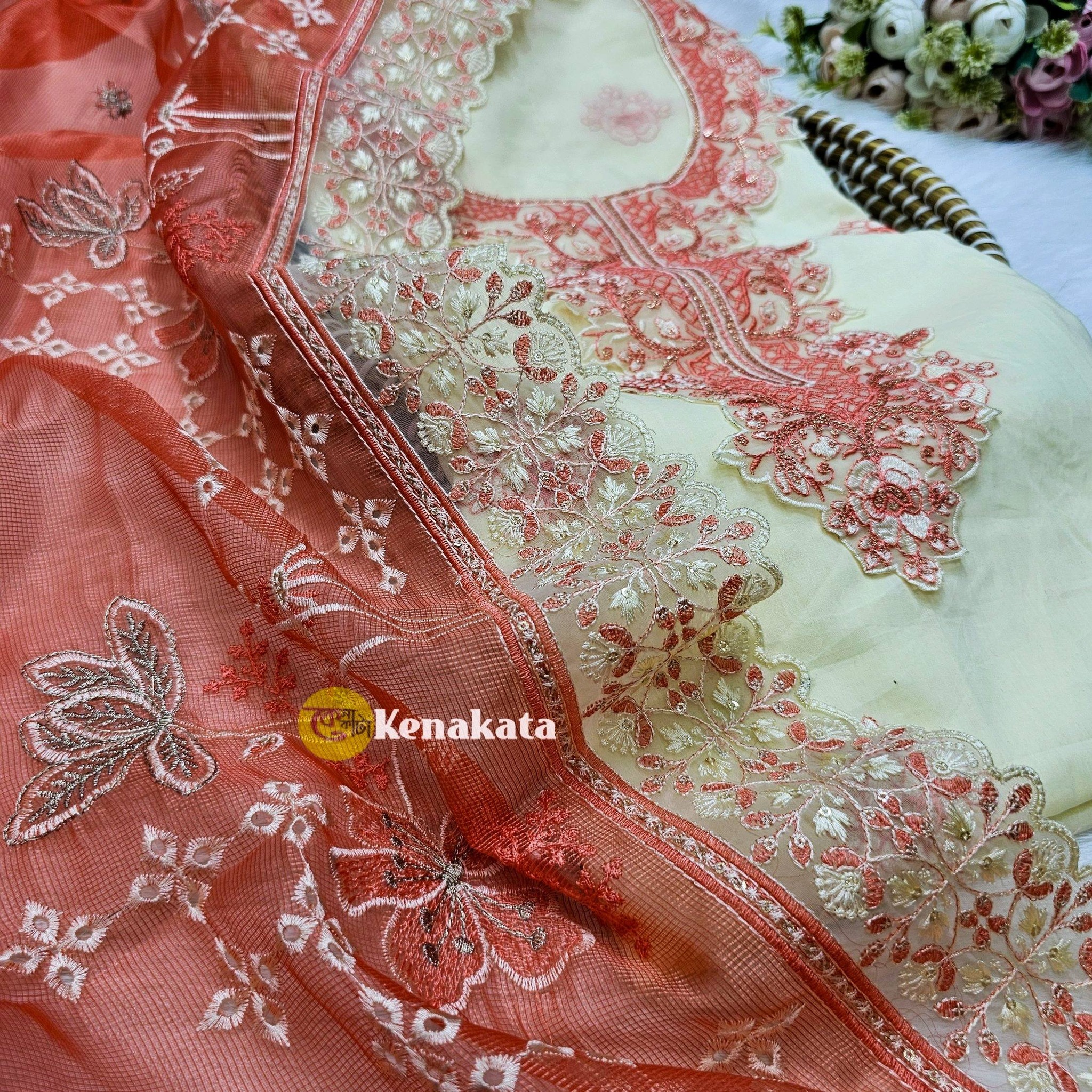 দেখতে যতটা গর্জিয়াস, পরতে ঠিক ততটাই কমফোর্টেবল